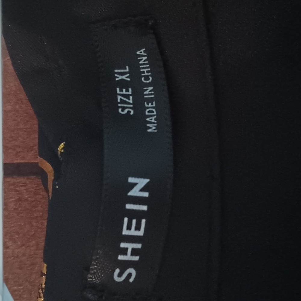 Shein button down - Picture 2 of 2